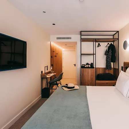 705 O'porto Hotel